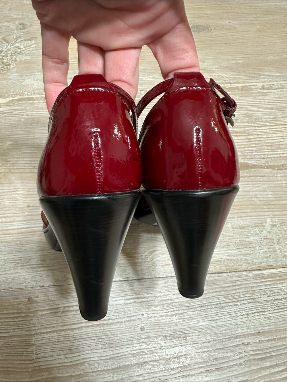 Sofft Burgundy Patent Leather T-strap Heels Open Toed Sandals Size 8.5 - Picture 7 of 7